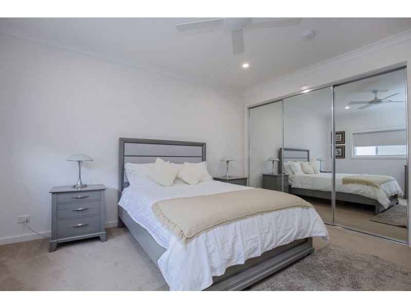 9 Paradise Parade, Jacobs Well QLD 4208