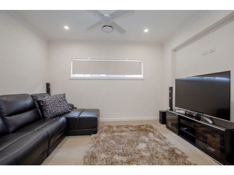 9 Paradise Parade, Jacobs Well QLD 4208