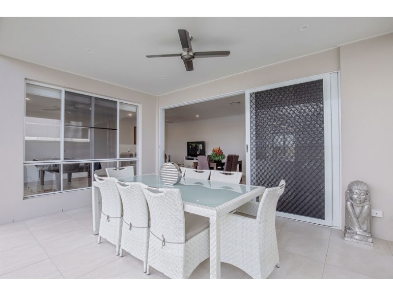 9 Paradise Parade, Jacobs Well QLD 4208