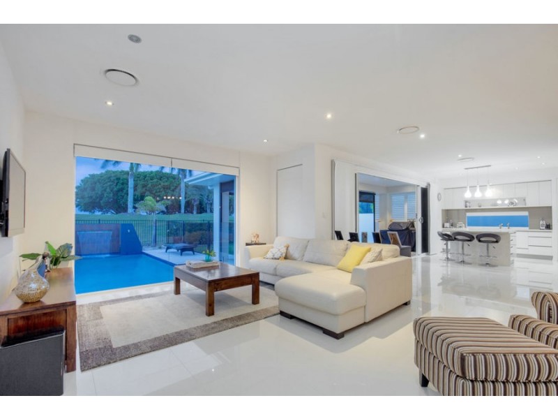 32 Marina Parade, Jacobs Well QLD 4208