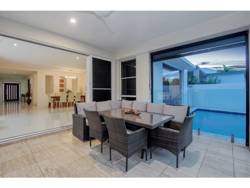 32 Marina Parade, Jacobs Well QLD 4208