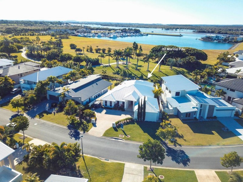 32 Marina Parade, Jacobs Well QLD 4208