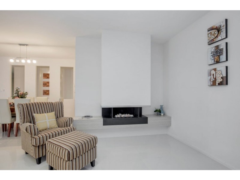 32 Marina Parade, Jacobs Well QLD 4208