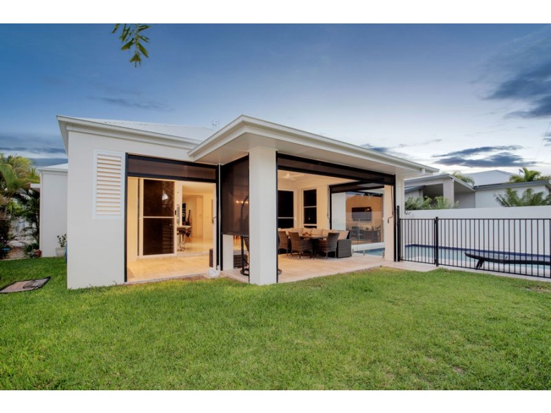 32 Marina Parade, Jacobs Well QLD 4208
