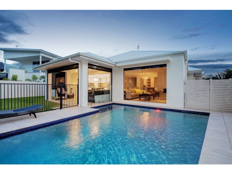 32 Marina Parade, Jacobs Well QLD 4208