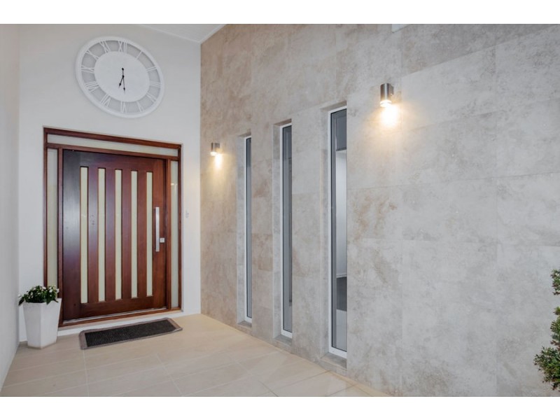 32 Marina Parade, Jacobs Well QLD 4208