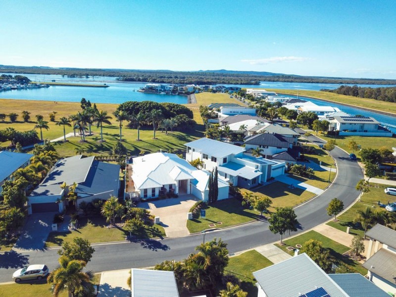 32 Marina Parade, Jacobs Well QLD 4208