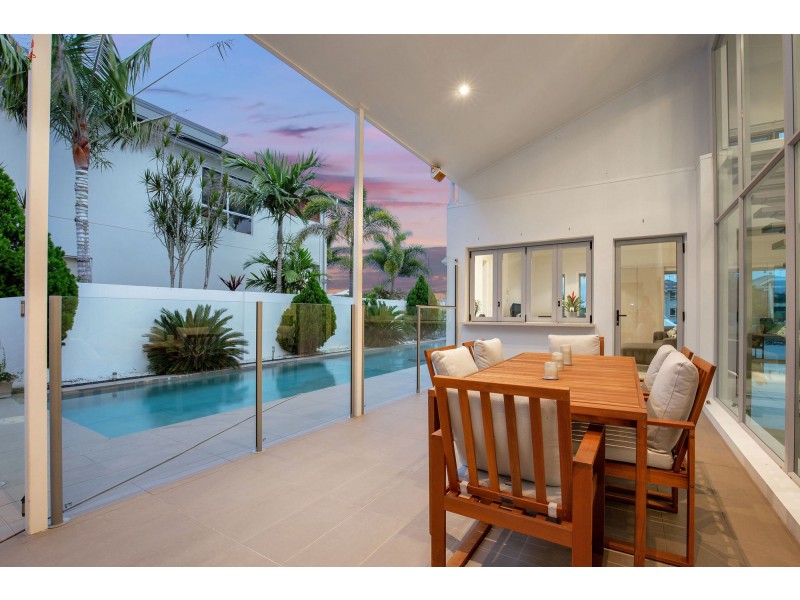 11 Marina Parade, Jacobs Well QLD 4208