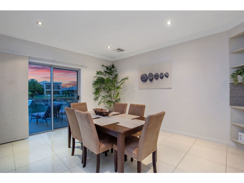11 Marina Parade, Jacobs Well QLD 4208