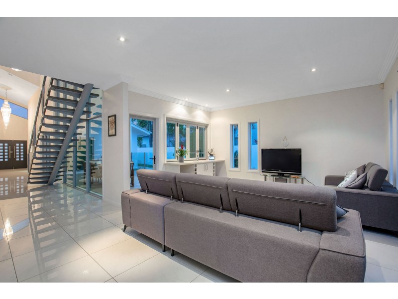 11 Marina Parade, Jacobs Well QLD 4208