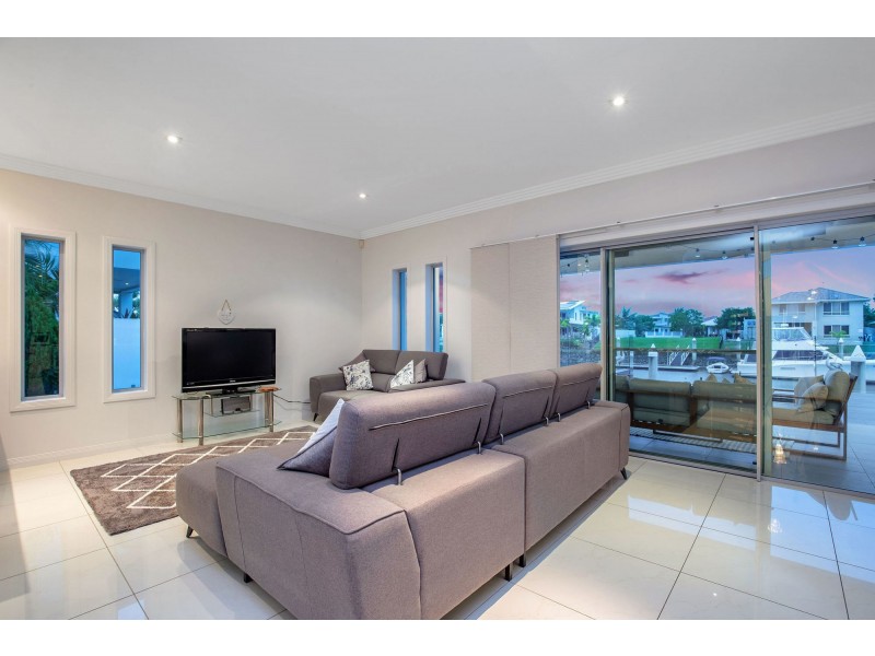 11 Marina Parade, Jacobs Well QLD 4208