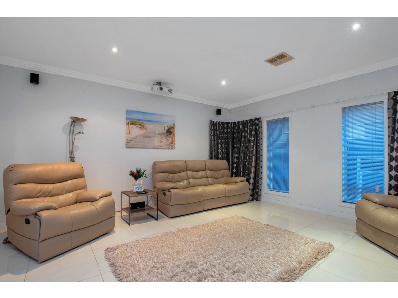 11 Marina Parade, Jacobs Well QLD 4208
