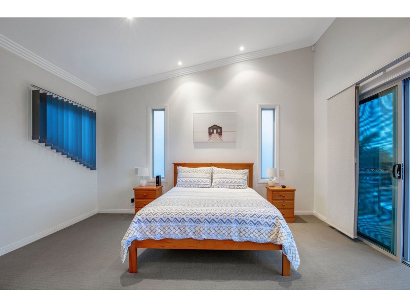 11 Marina Parade, Jacobs Well QLD 4208