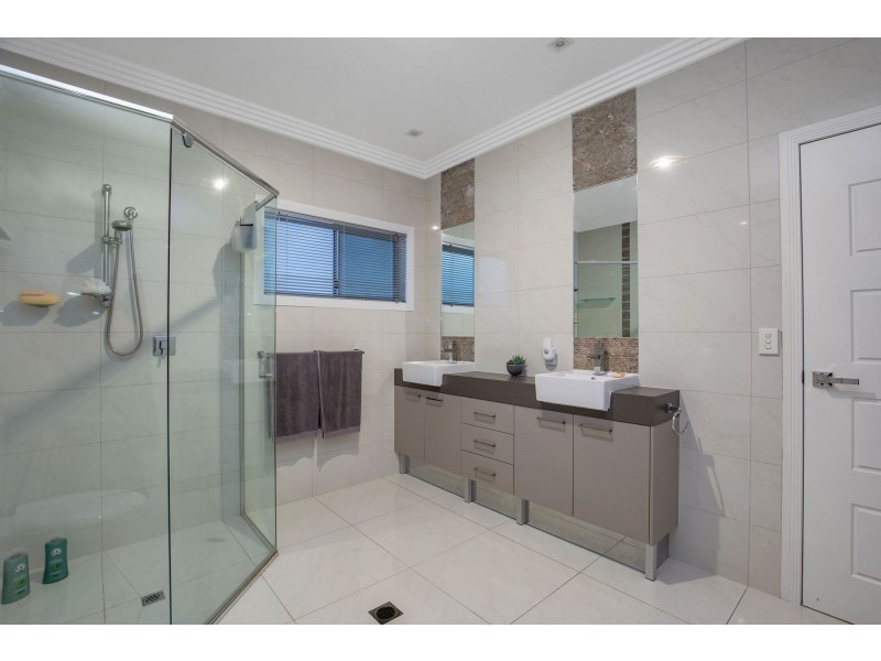 11 Marina Parade, Jacobs Well QLD 4208