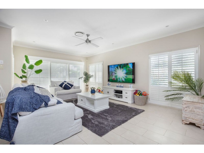 14 Marina Parade, Jacobs Well QLD 4208