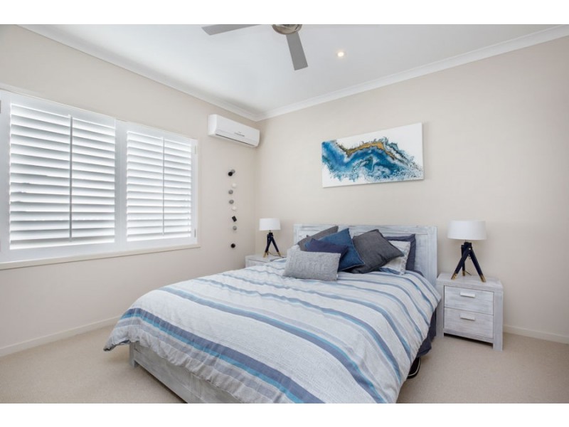 14 Marina Parade, Jacobs Well QLD 4208
