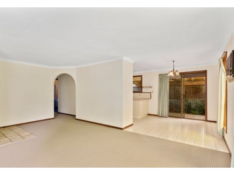 6 Burrinjuck Drive, Coombabah QLD 4216