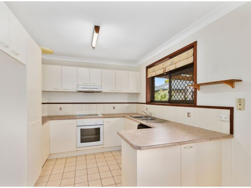 6 Burrinjuck Drive, Coombabah QLD 4216