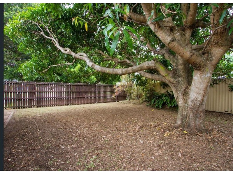 6 Burrinjuck Drive, Coombabah QLD 4216