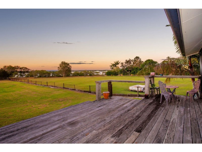 6 Bay Drive, Jacobs Well QLD 4208