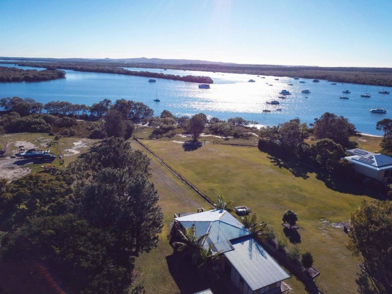 6 Bay Drive, Jacobs Well QLD 4208