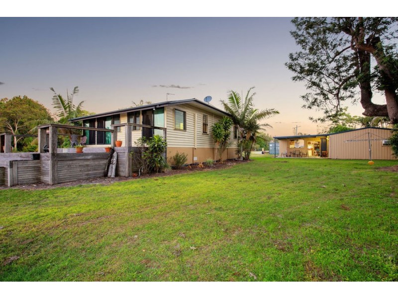 6 Bay Drive, Jacobs Well QLD 4208