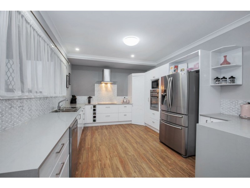 140 Barbaralla Drive, Springwood QLD 4127