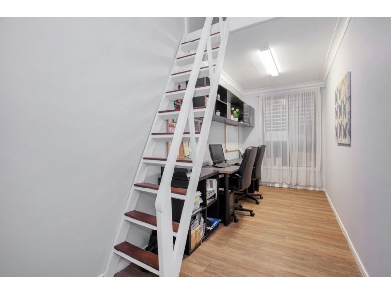 140 Barbaralla Drive, Springwood QLD 4127