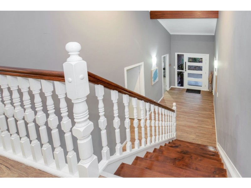 140 Barbaralla Drive, Springwood QLD 4127