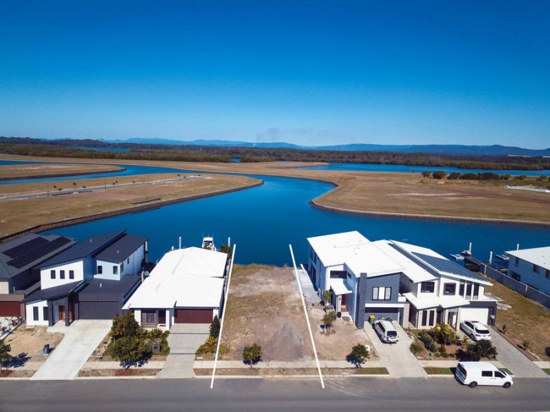 27 Paradise Parade, Jacobs Well QLD 4208
