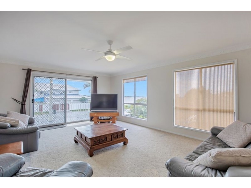 35 Esplanade, Jacobs Well QLD 4208