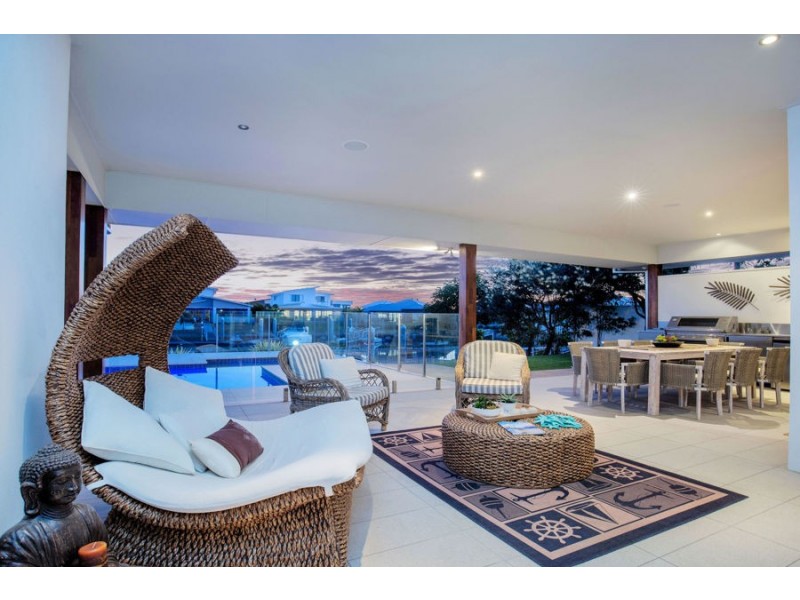 8 Sunset Place, Jacobs Well QLD 4208