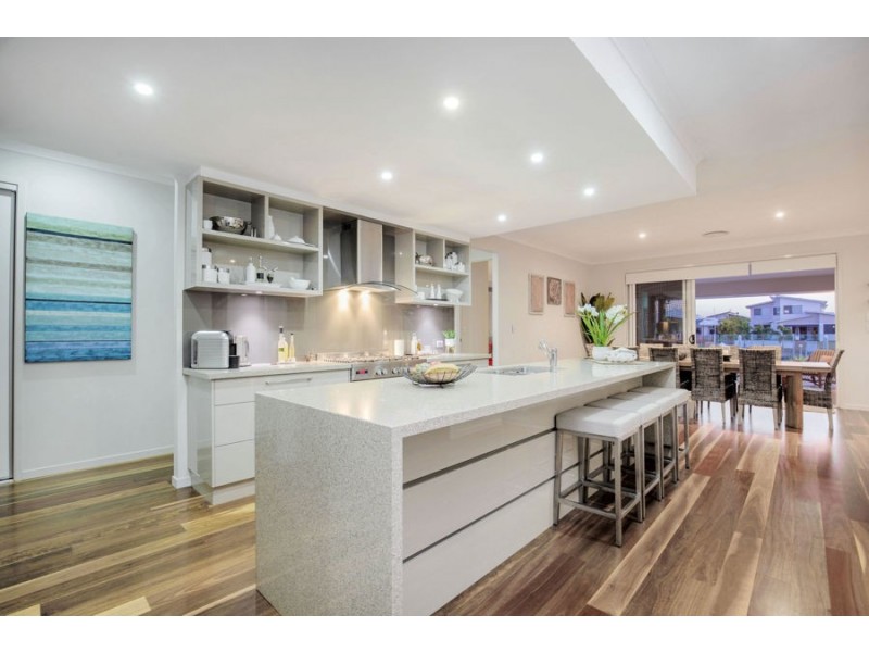 8 Sunset Place, Jacobs Well QLD 4208