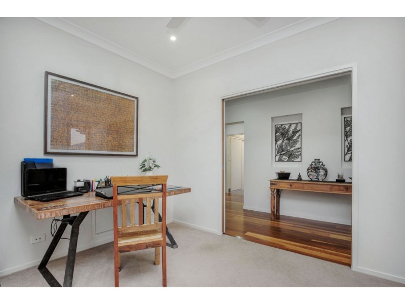 8 Sunset Place, Jacobs Well QLD 4208