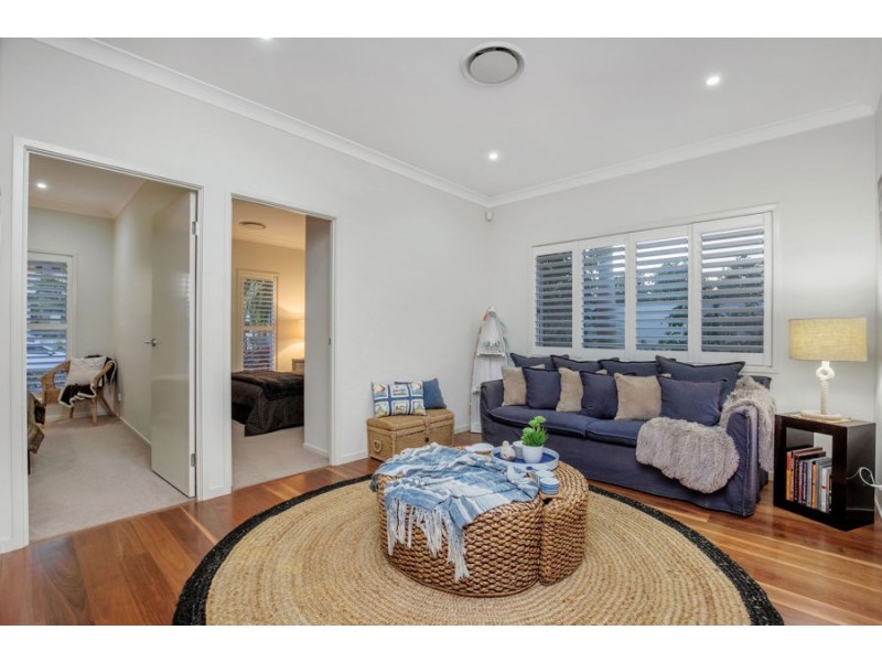 8 Sunset Place, Jacobs Well QLD 4208