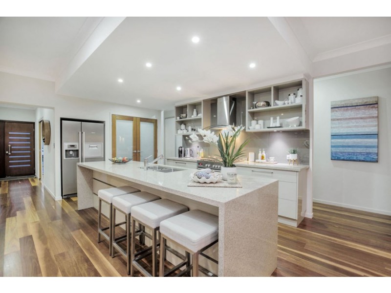 8 Sunset Place, Jacobs Well QLD 4208