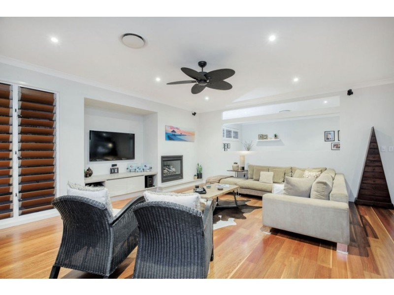 8 Sunset Place, Jacobs Well QLD 4208