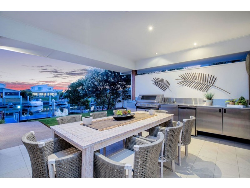 8 Sunset Place, Jacobs Well QLD 4208