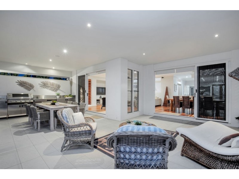 8 Sunset Place, Jacobs Well QLD 4208