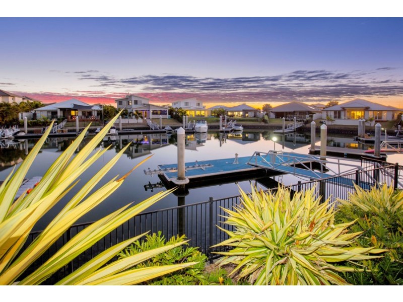 8 Sunset Place, Jacobs Well QLD 4208