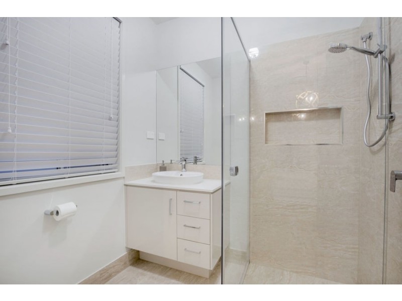 49 Poinciana Place, Jacobs Well QLD 4208