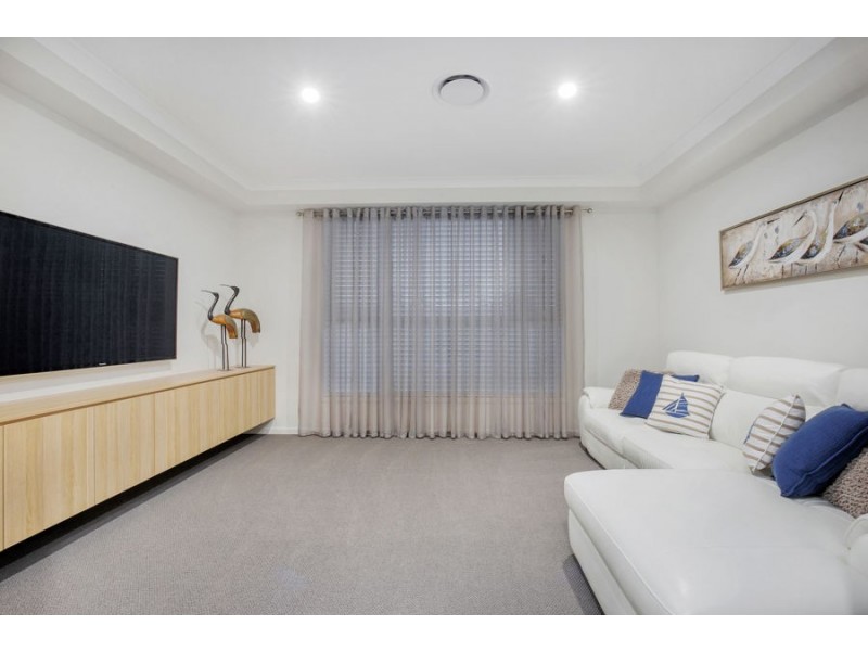 49 Poinciana Place, Jacobs Well QLD 4208