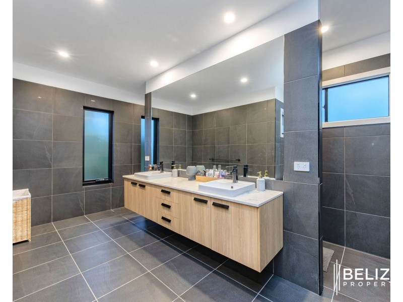 22 Windward Place, Jacobs Well QLD 4208