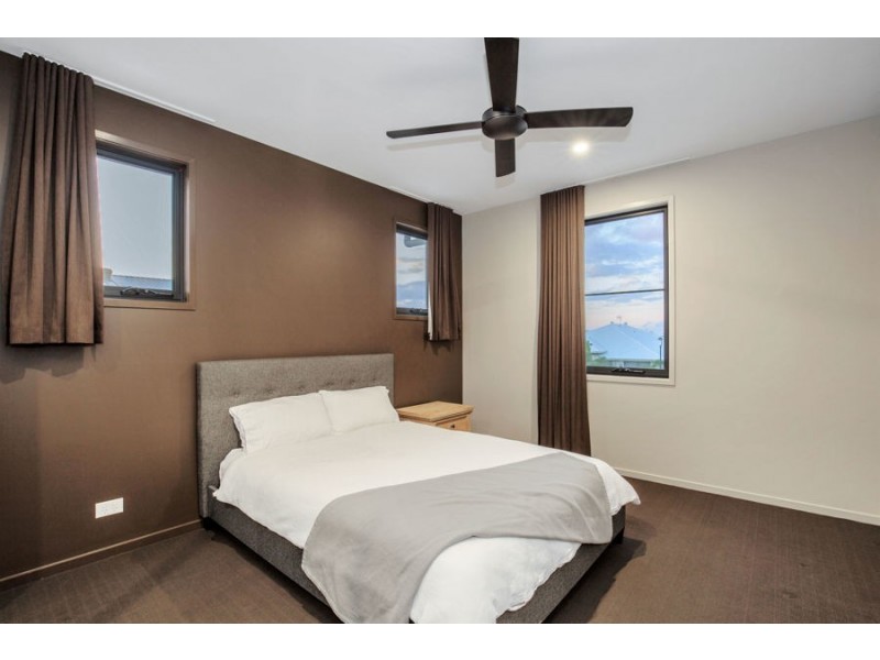 22 Sundown Place, Jacobs Well QLD 4208