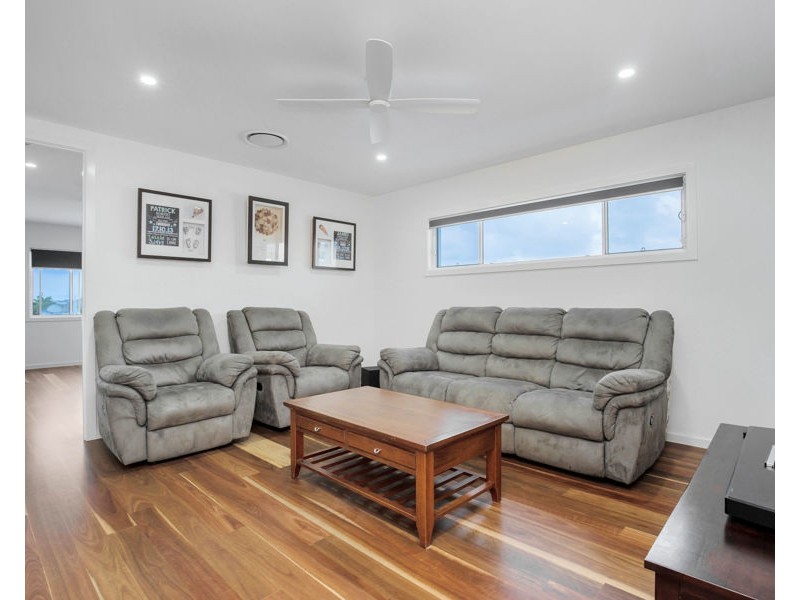 44 Moreton Drive, Jacobs Well QLD 4208