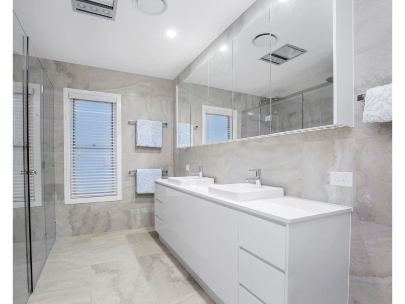 44 Moreton Drive, Jacobs Well QLD 4208