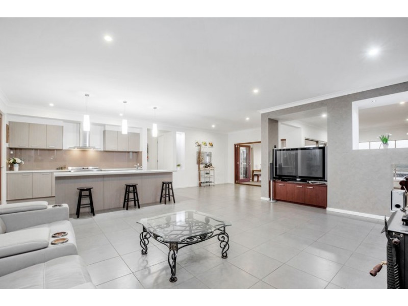 31 Marina Parade, Jacobs Well QLD 4208