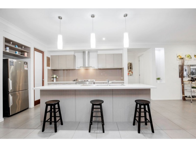 31 Marina Parade, Jacobs Well QLD 4208