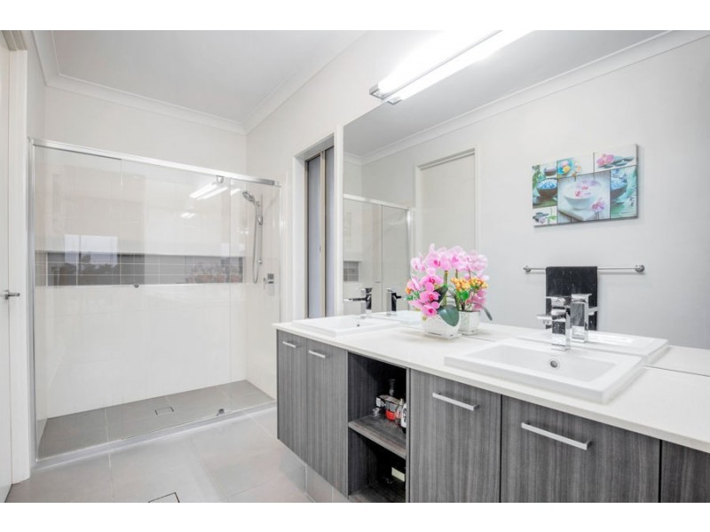 31 Marina Parade, Jacobs Well QLD 4208