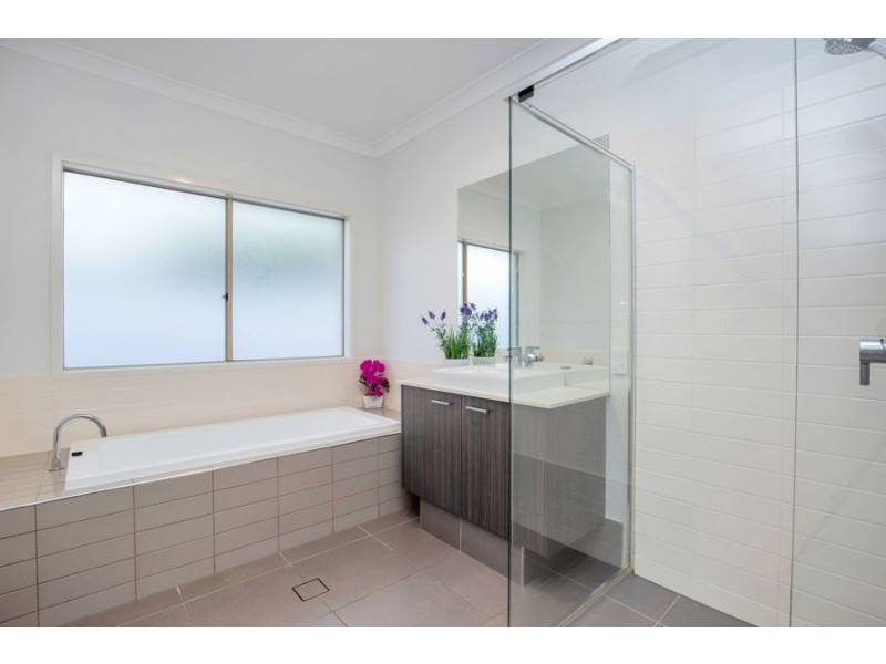 31 Marina Parade, Jacobs Well QLD 4208